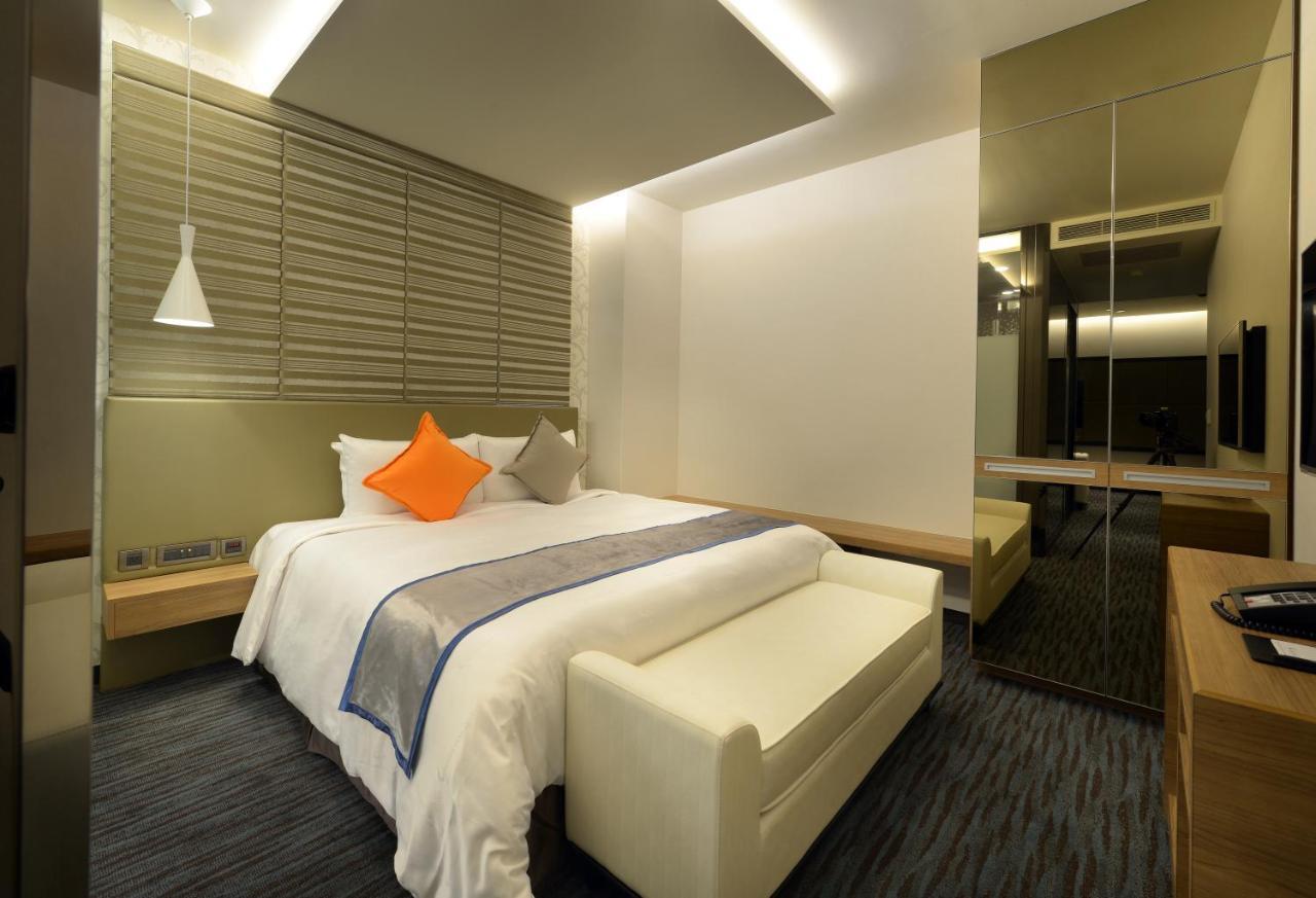 Golden Tulip Glory Fine Hotel Tainan Buitenkant foto
