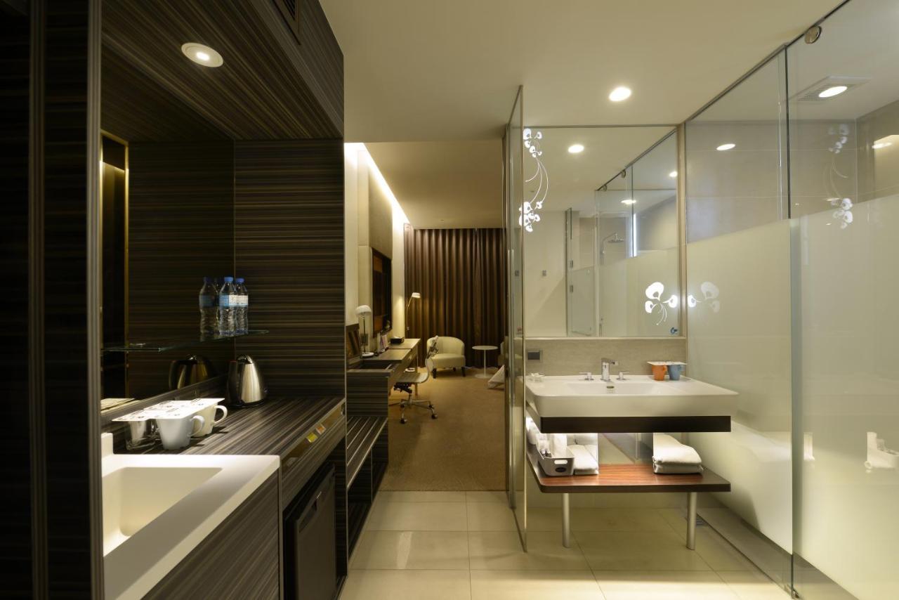 Golden Tulip Glory Fine Hotel Tainan Buitenkant foto