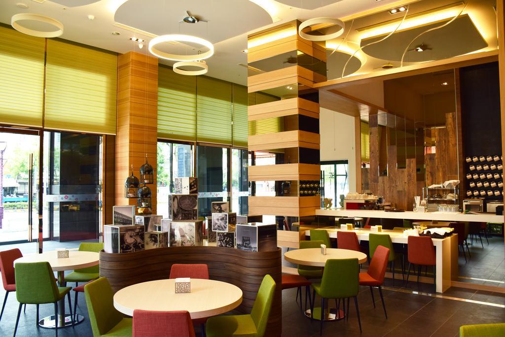 Golden Tulip Glory Fine Hotel Tainan Buitenkant foto