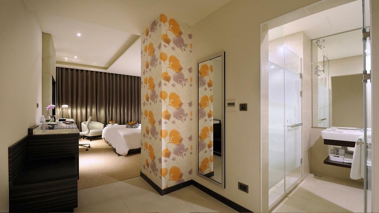 Golden Tulip Glory Fine Hotel Tainan Buitenkant foto